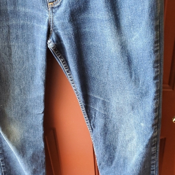 Carhartt Blue Straight Jeans with Classic Denim Style - Picture 7 of 12